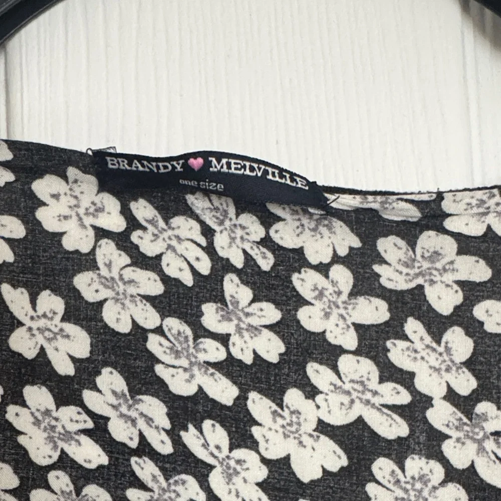 Brandy Melville- Black and White Floral Kimono